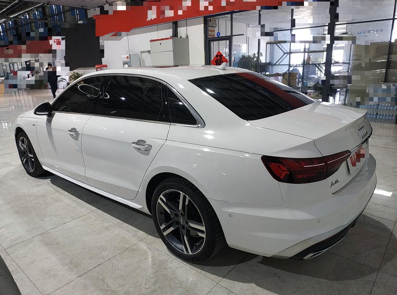 奥迪A4L 2020款 40 TFSI 豪华动感型