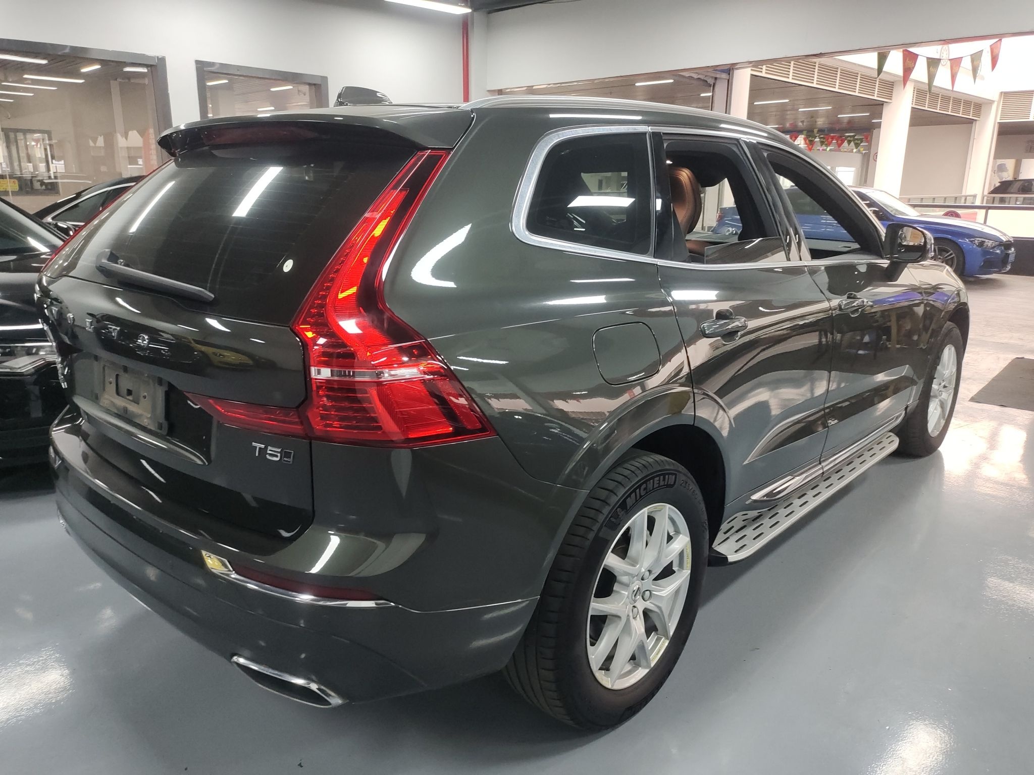 沃尔沃XC60 2021款 T5 四驱智逸豪华版