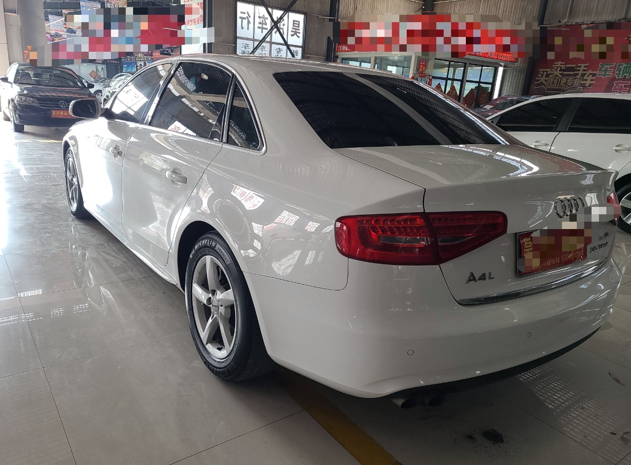 奥迪A4L 2013款 35 TFSI 自动标准型