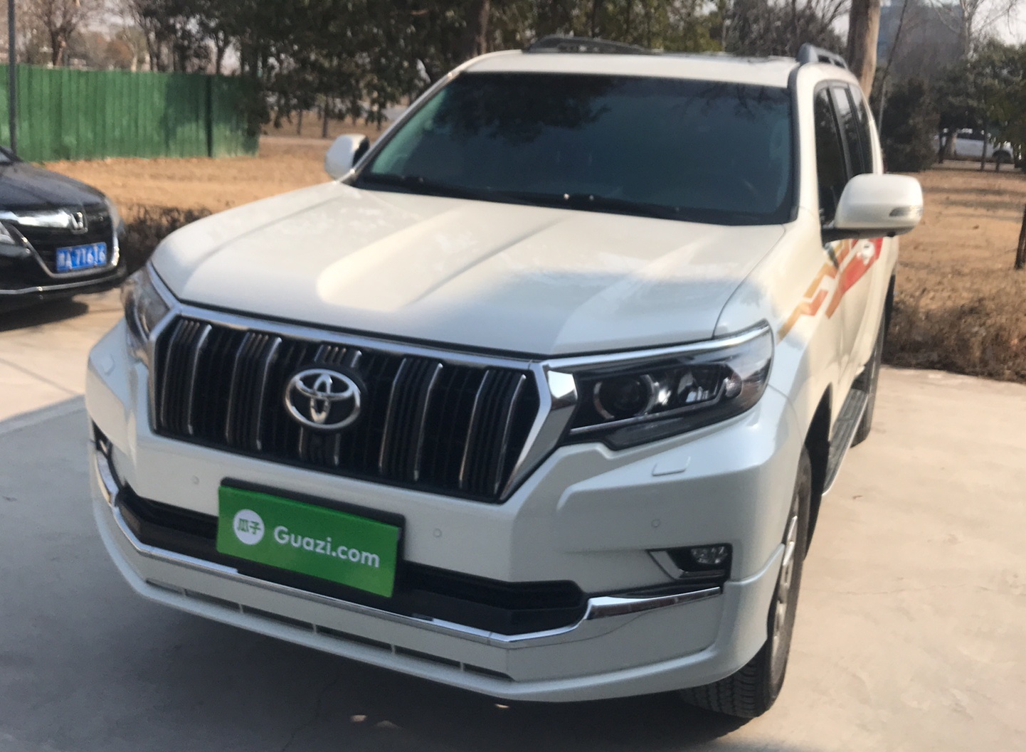 丰田 普拉多 2019款 3.5L 自动TX-L尊享版后挂备胎