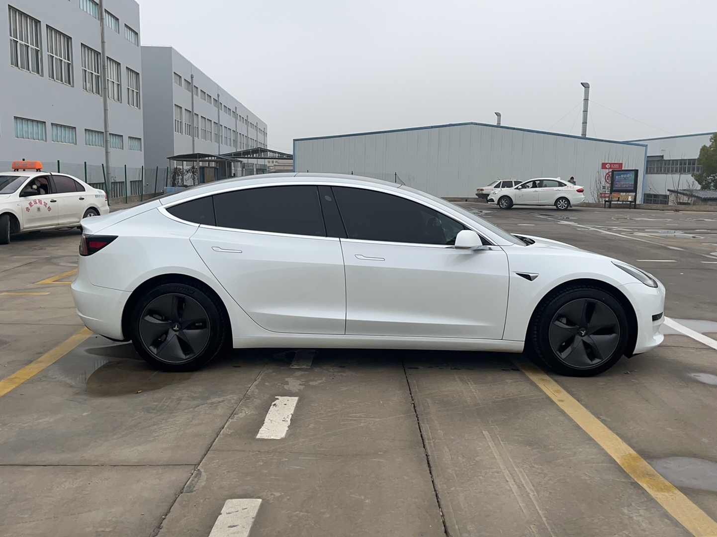 特斯拉 Model 3 2020款 标准续航后驱升级版