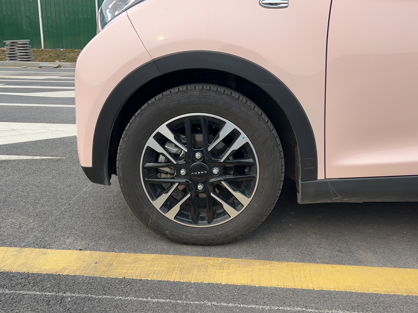 奇瑞 小蚂蚁 2022款 甜粉款 半糖版 磷酸铁锂 30kW 301km