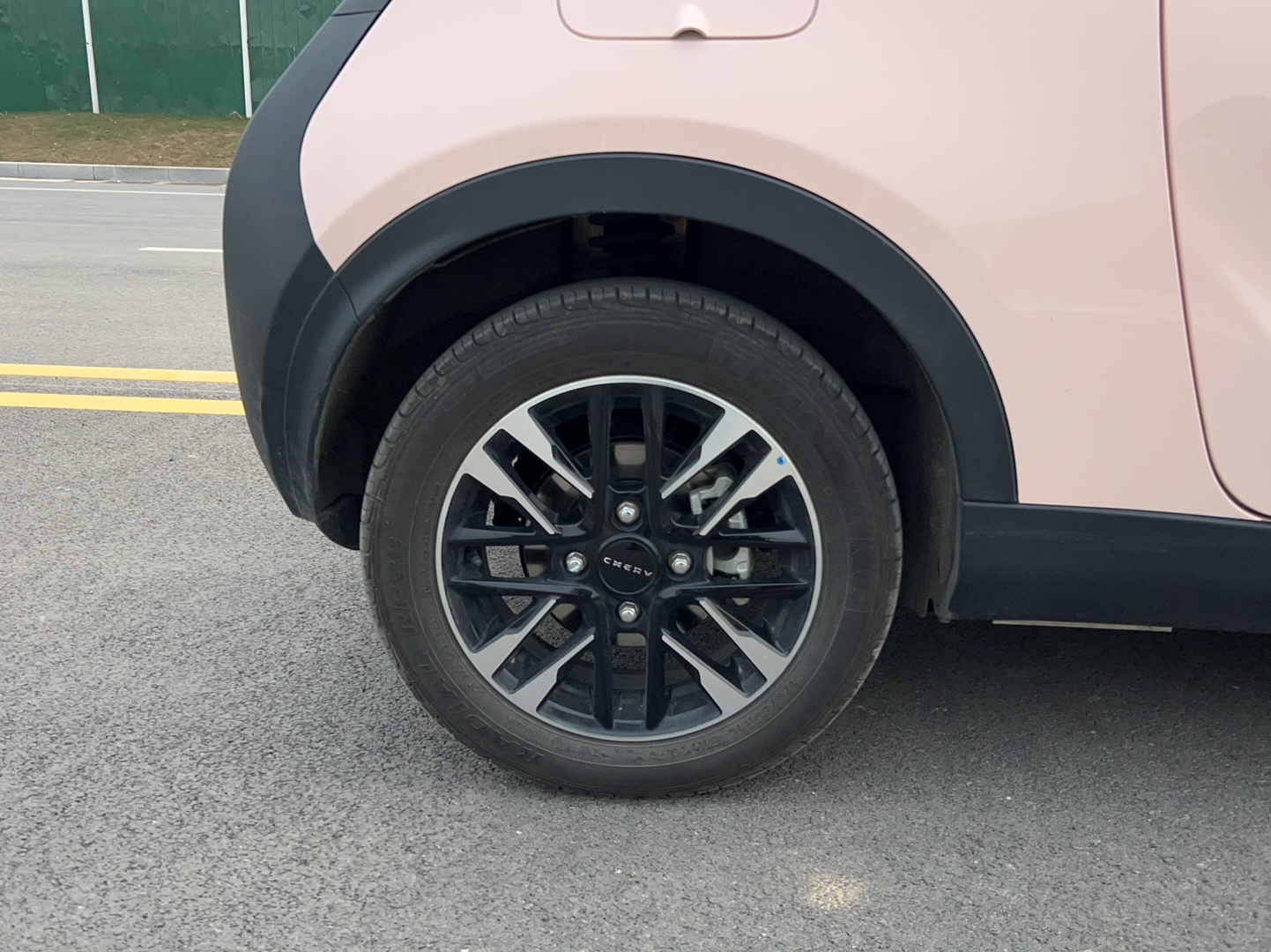 奇瑞 小蚂蚁 2022款 甜粉款 半糖版 磷酸铁锂 30kW 301km