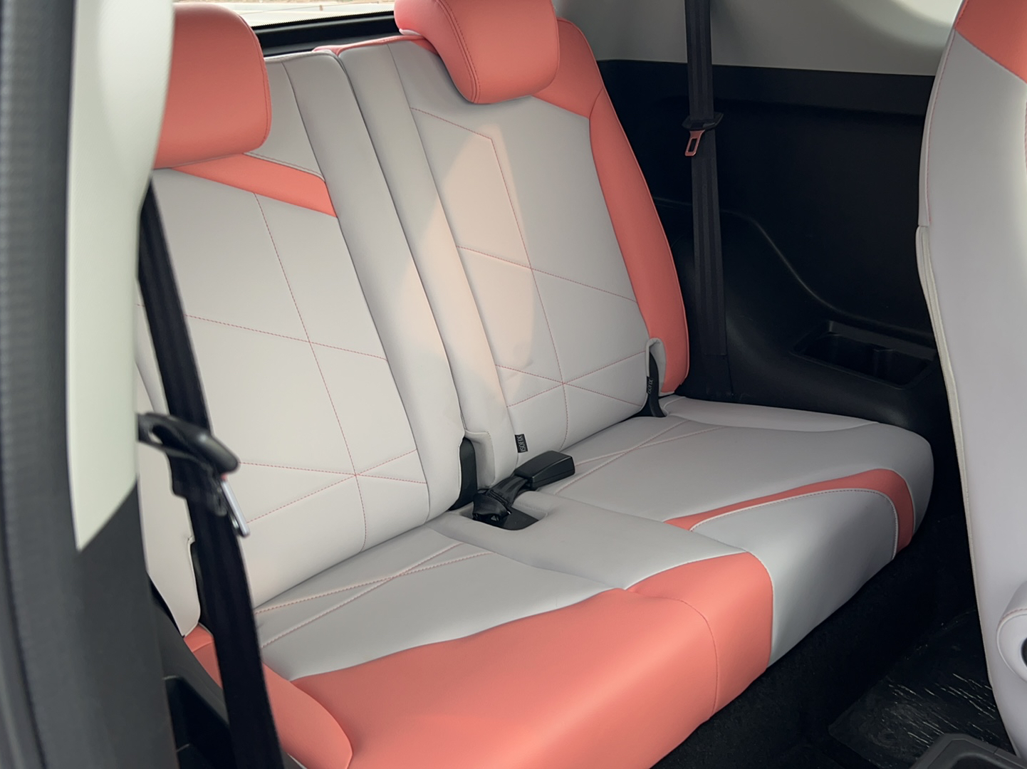 奇瑞 小蚂蚁 2022款 甜粉款 半糖版 磷酸铁锂 30kW 301km