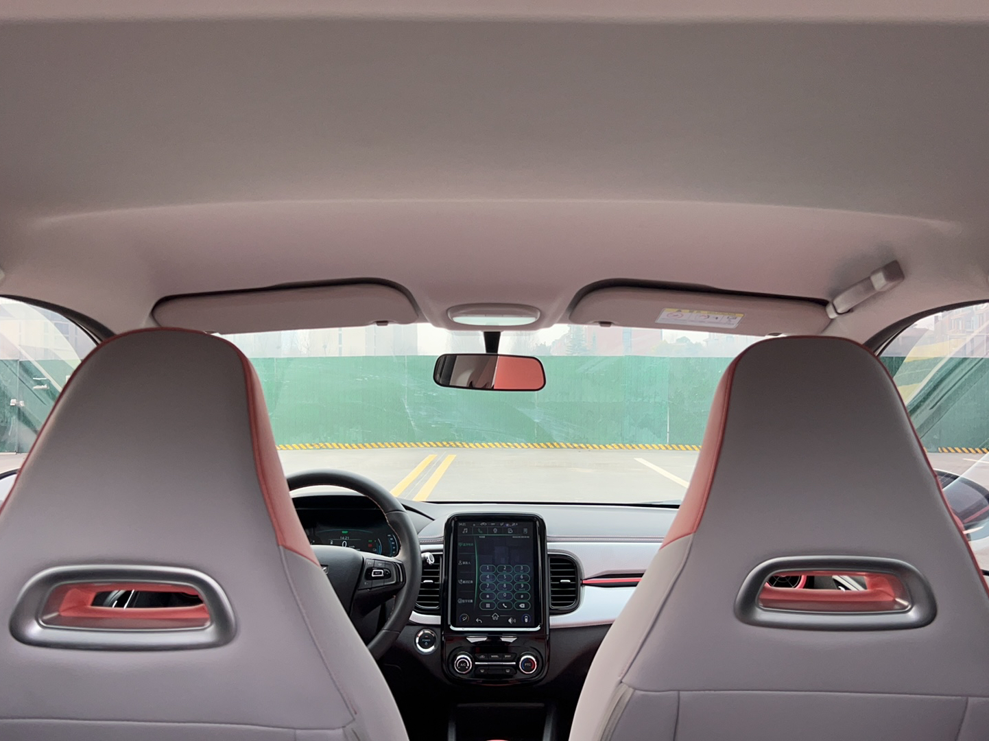 奇瑞 小蚂蚁 2022款 甜粉款 半糖版 磷酸铁锂 30kW 301km