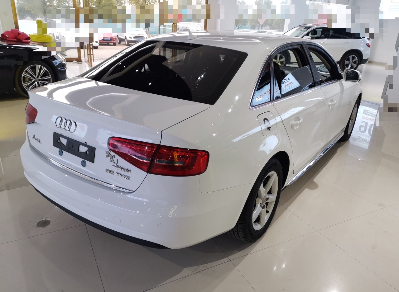 奥迪A4L 2013款 35 TFSI 自动标准型