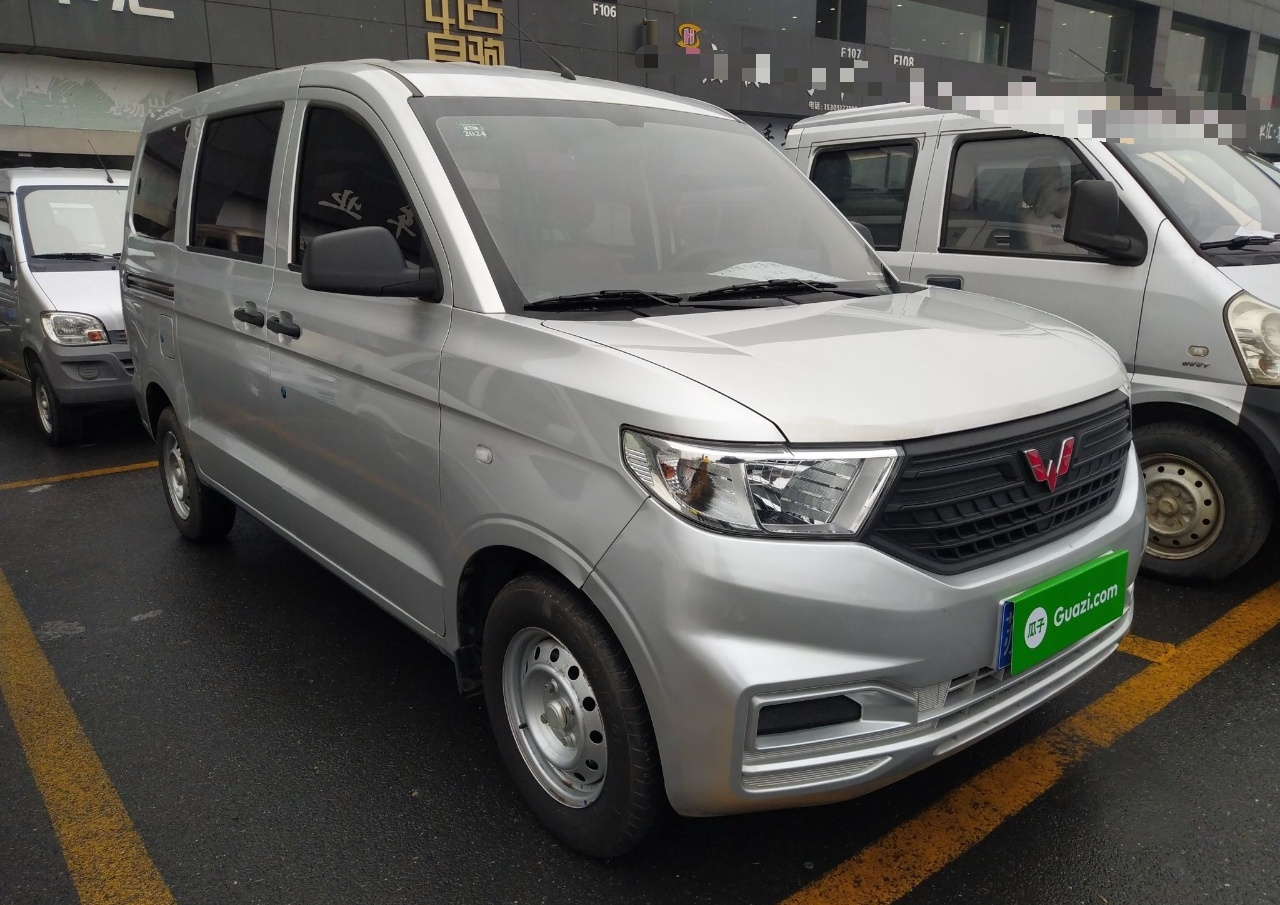 五菱汽车 五菱宏光V 2021款 1.5L劲取版LAR