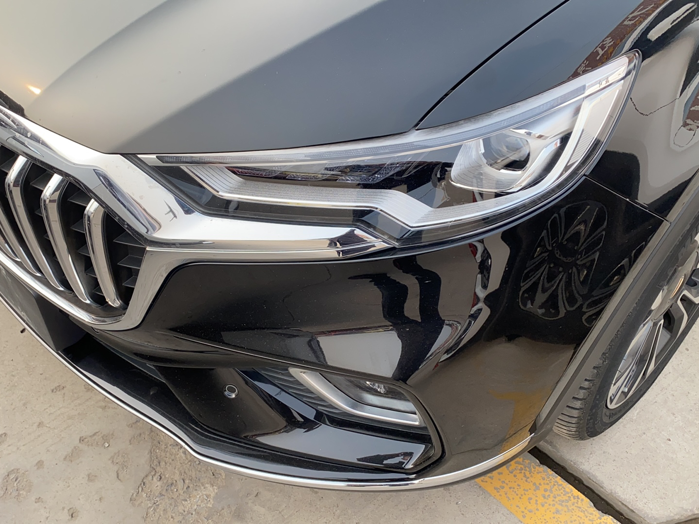 红旗HS5 2019款 2.0T 智联旗享四驱版