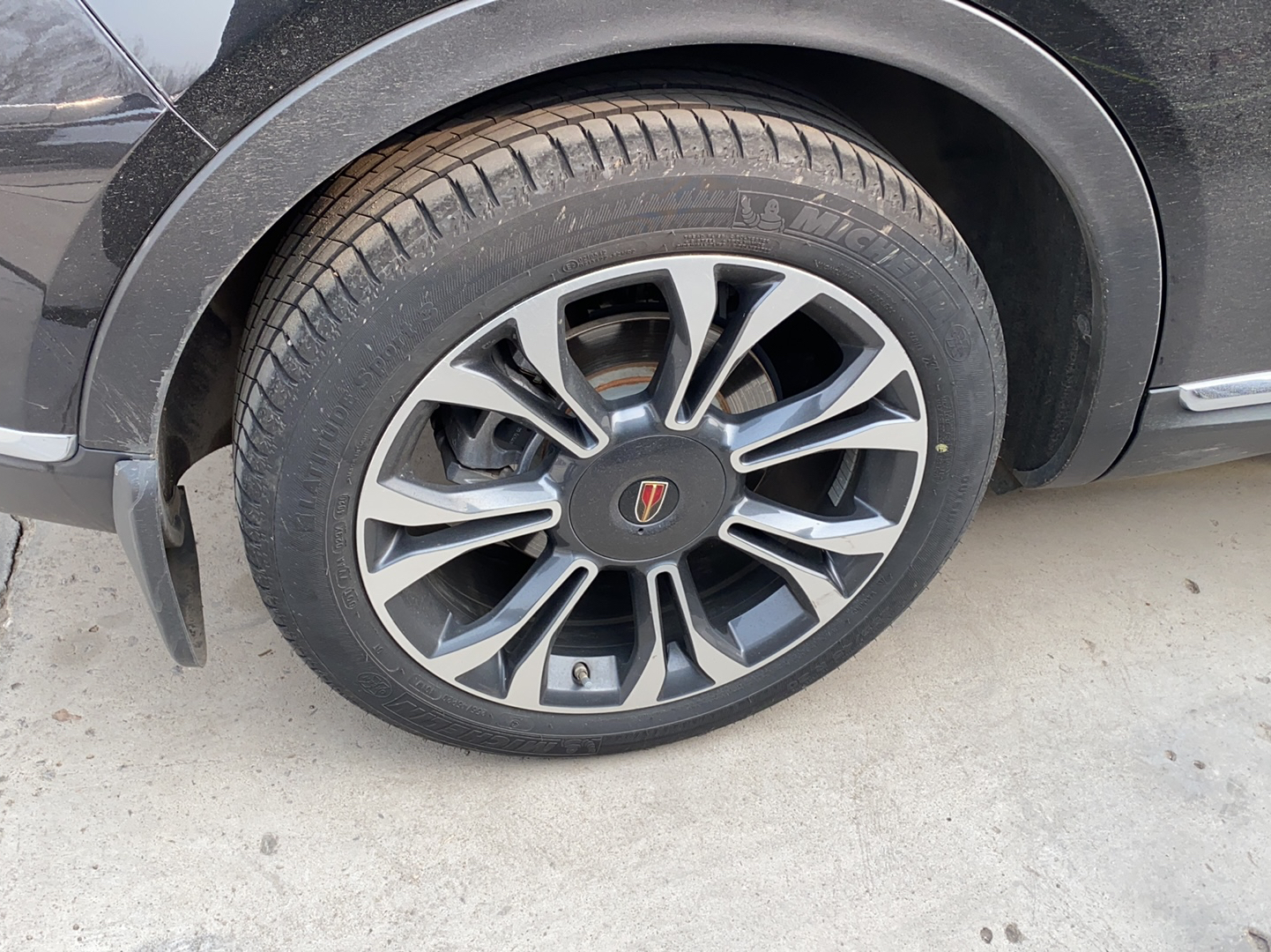 红旗HS5 2019款 2.0T 智联旗享四驱版