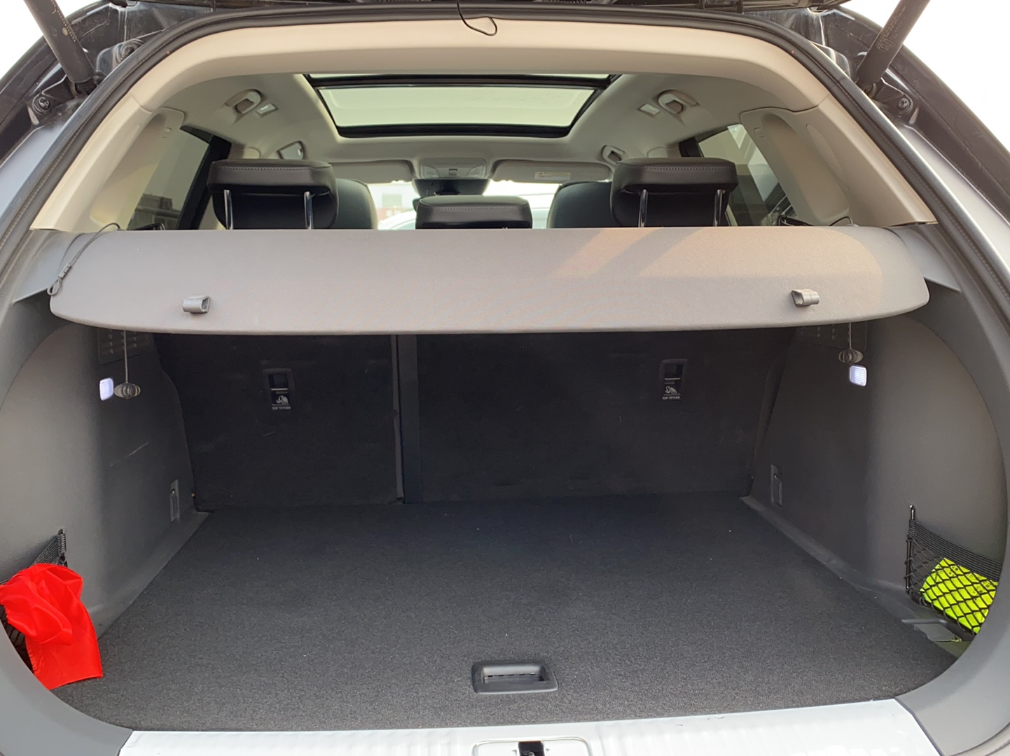 红旗HS5 2019款 2.0T 智联旗享四驱版