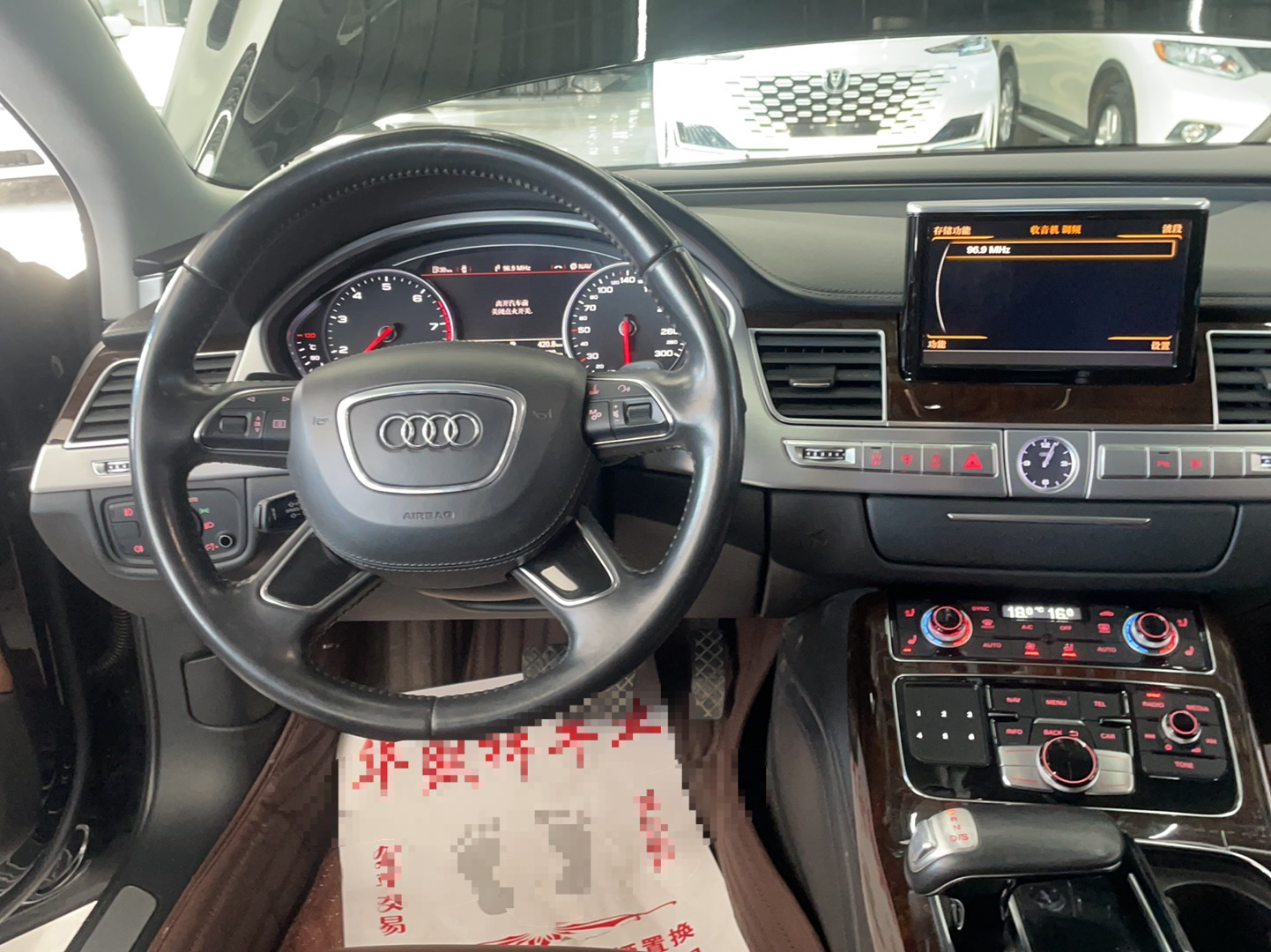 奥迪A8L 2013款 A8L 45 TFSI quattro豪华型(进口)