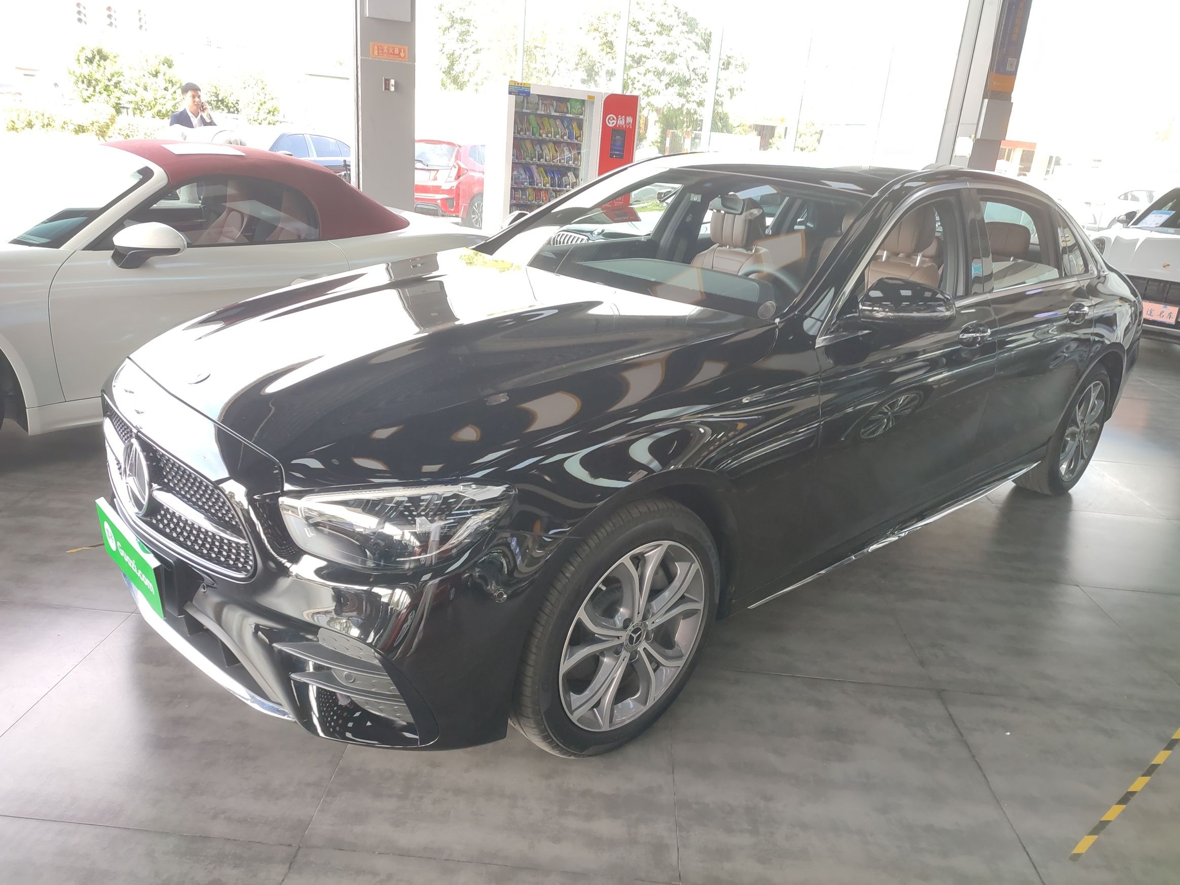 奔驰E级 2022款 改款三 E 300 L 运动时尚型