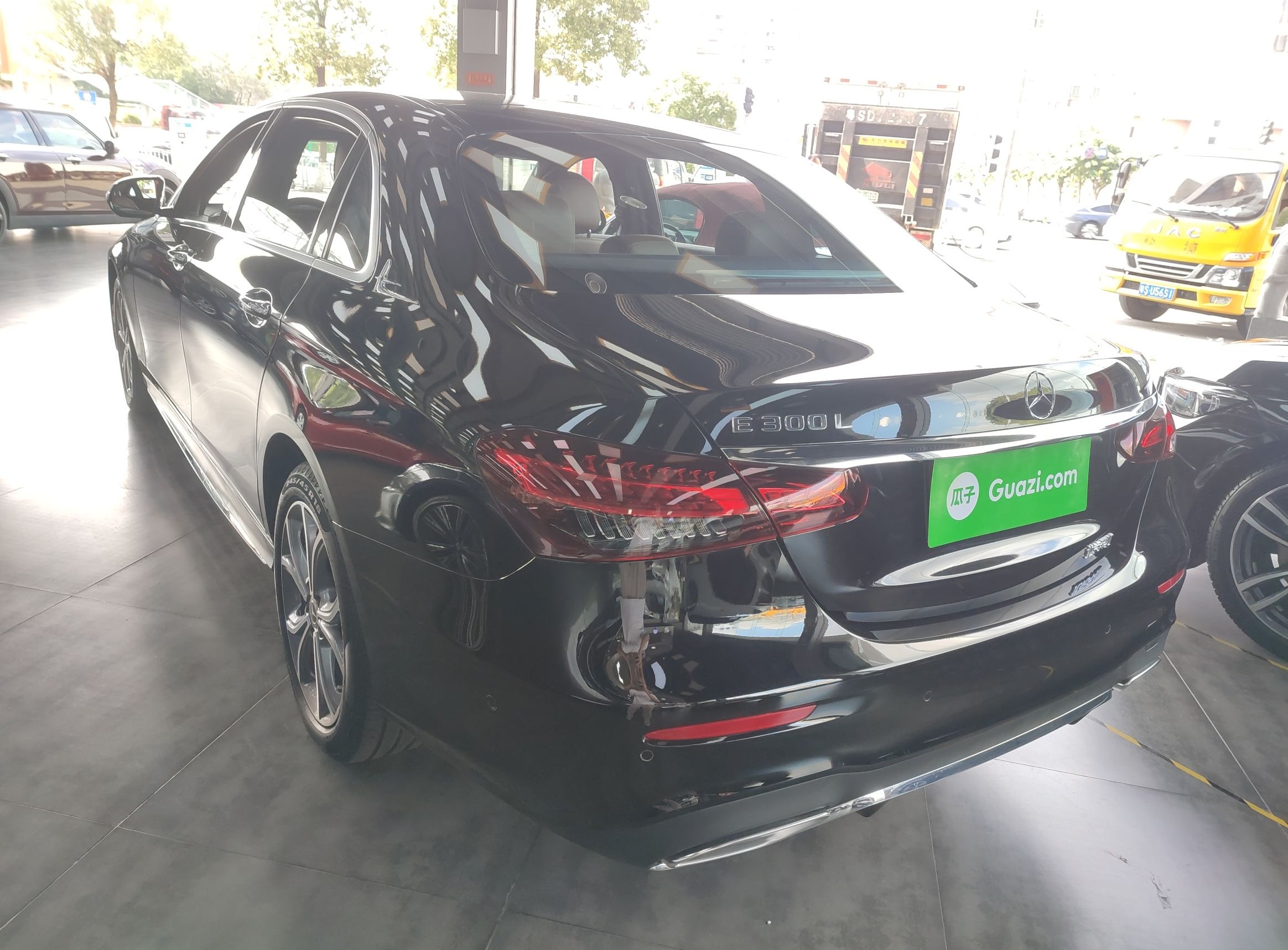 奔驰E级 2022款 改款三 E 300 L 运动时尚型