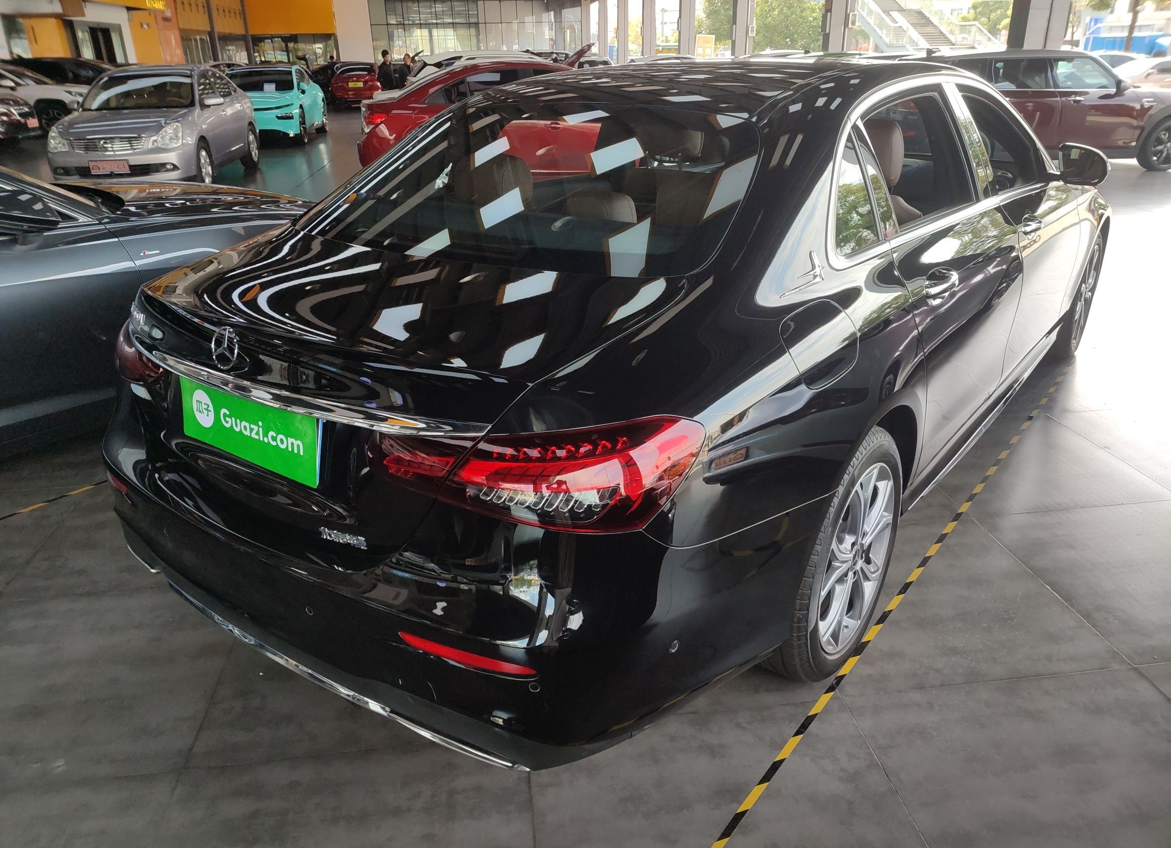 奔驰E级 2022款 改款三 E 300 L 运动时尚型