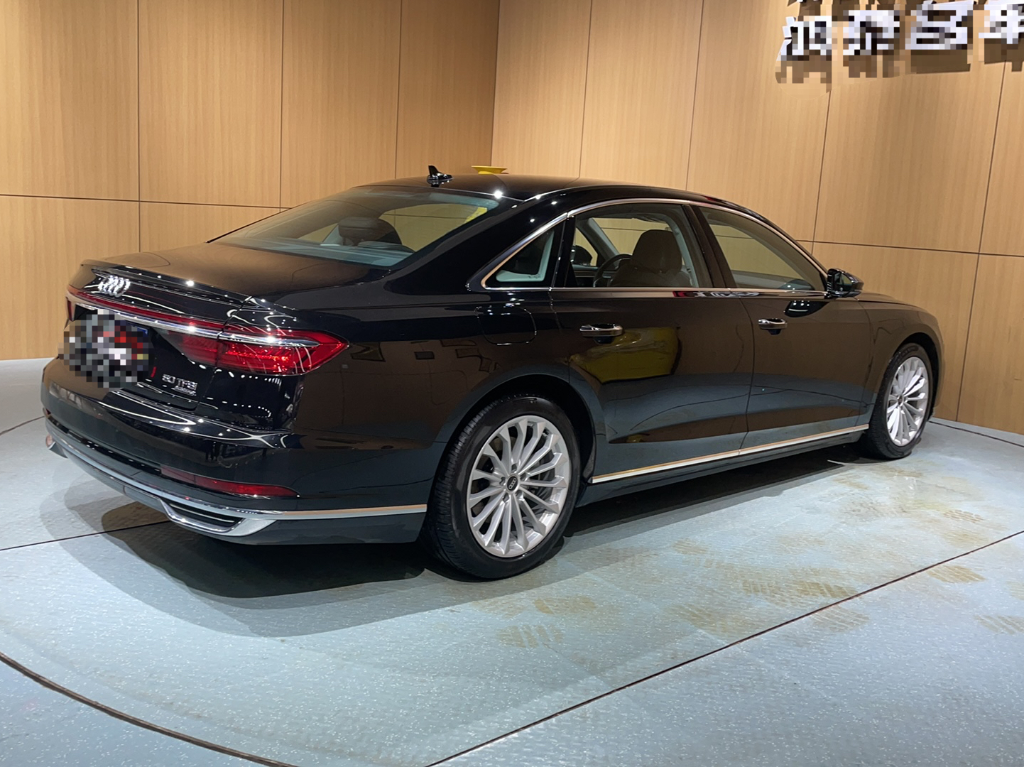 奥迪A8L 2022款 A8L 50 TFSI quattro 舒适型典藏版(进口)