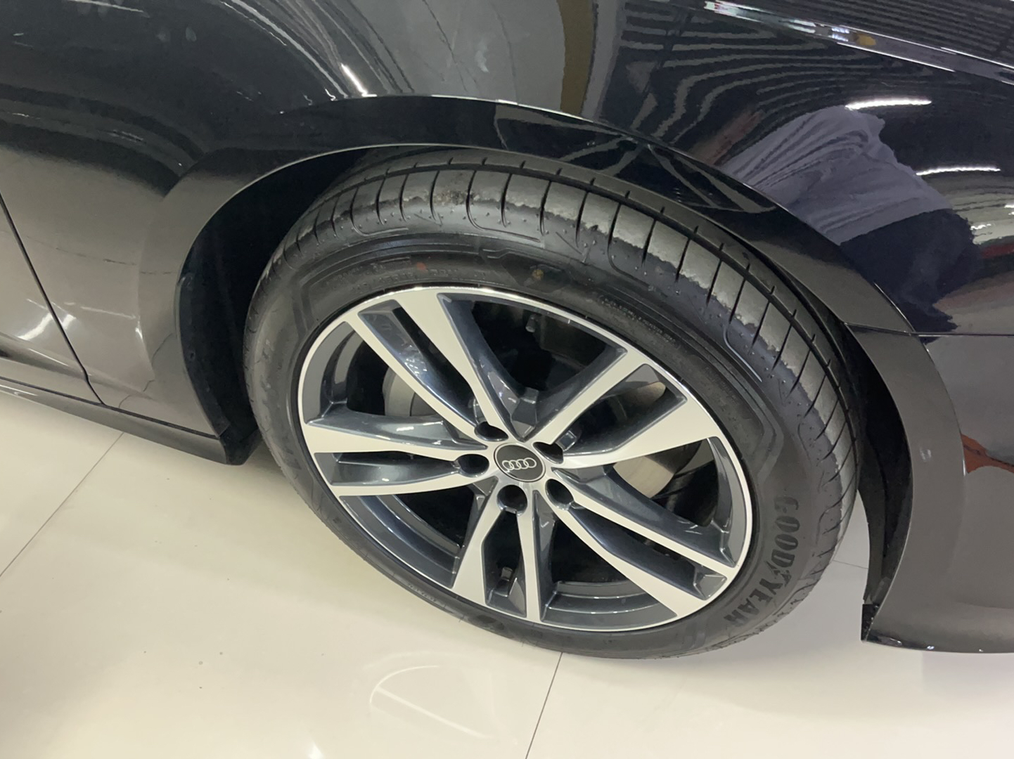 奥迪A6L 2023款 40 TFSI 豪华动感型