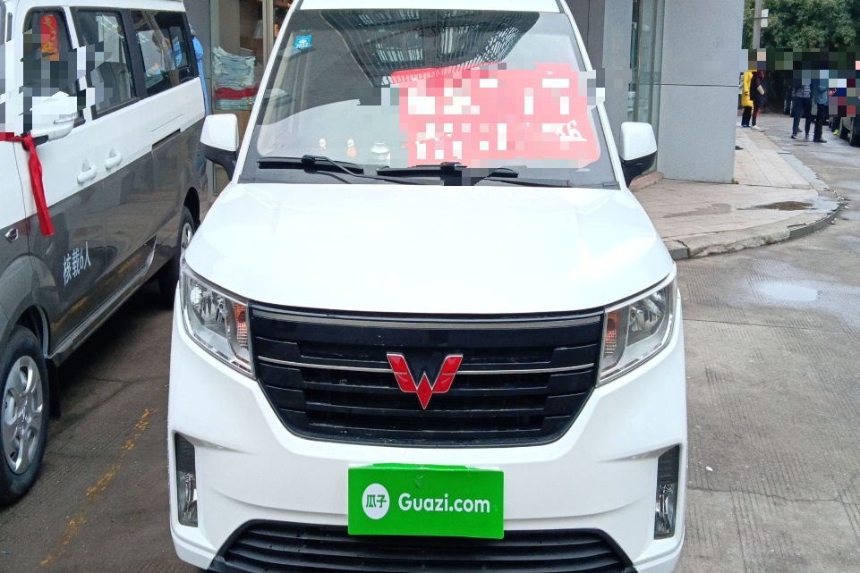 五菱汽车 五菱宏光PLUS 2019款 1.5T 手动舒适型 7座