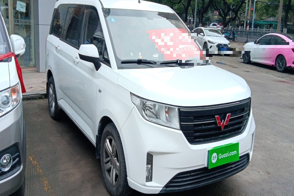 五菱汽车 五菱宏光PLUS 2019款 1.5T 手动舒适型 7座