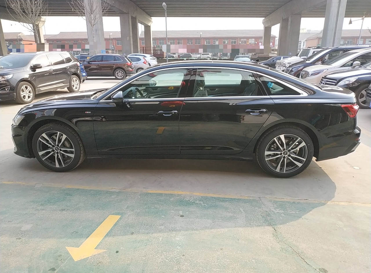 奥迪A6L 2023款 40 TFSI 豪华动感型