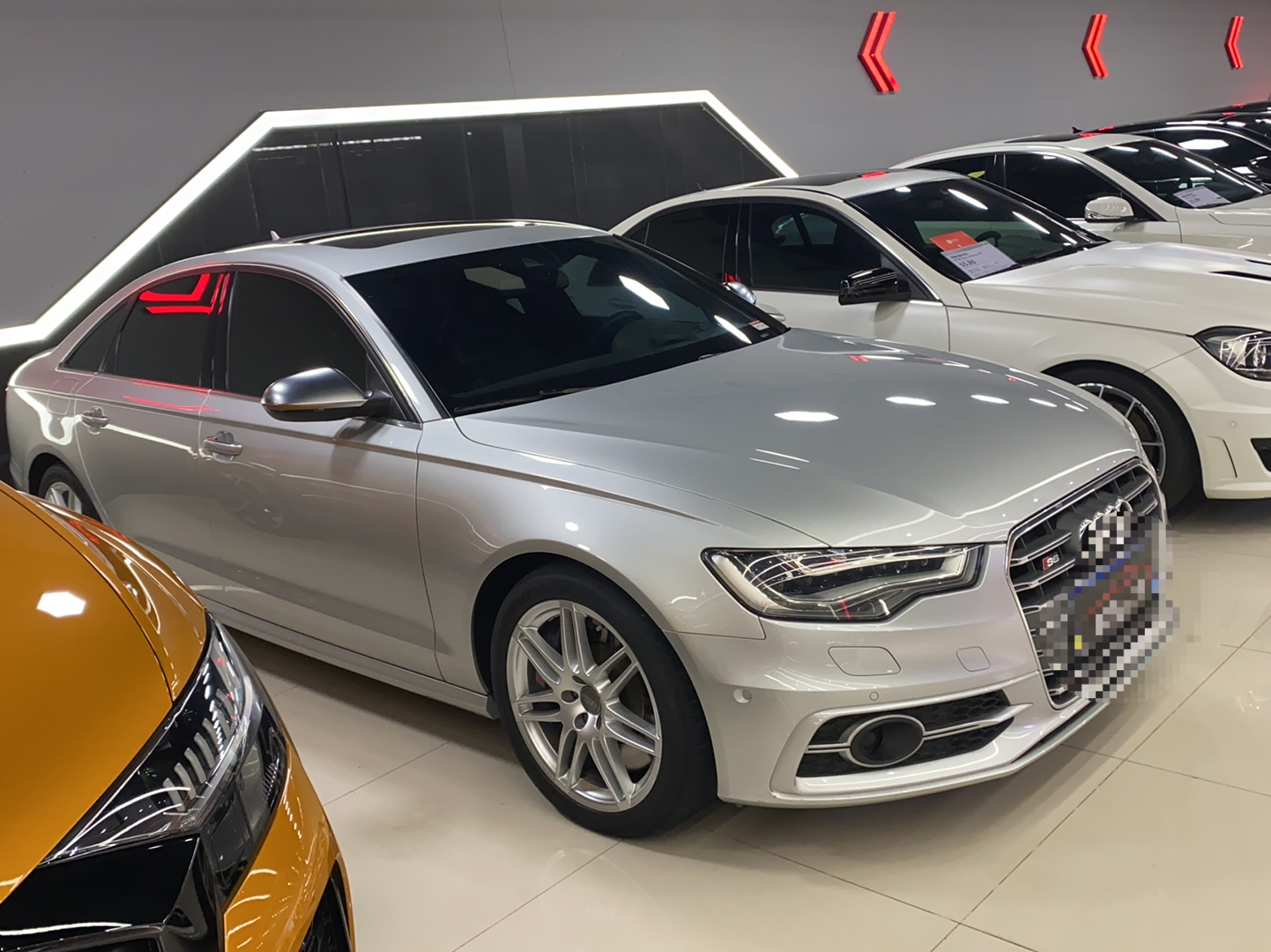 奥迪S6 2013款 S6 4.0TFSI(进口)