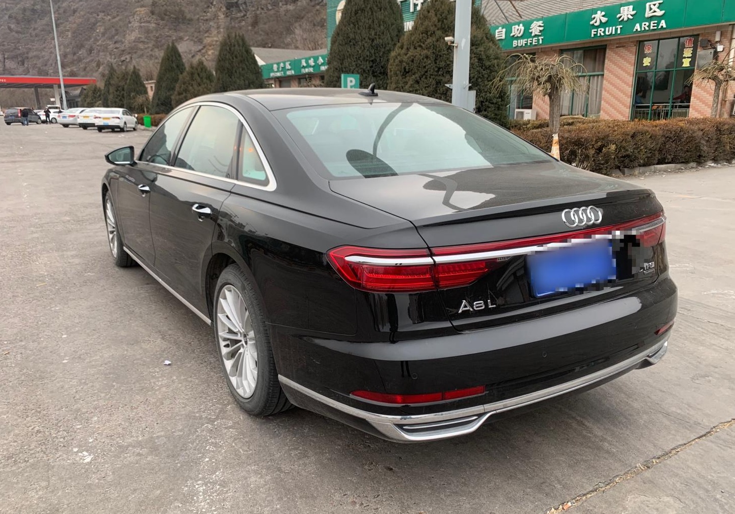 奥迪A8L 2022款 A8L 50 TFSI quattro 舒适型典藏版(进口)