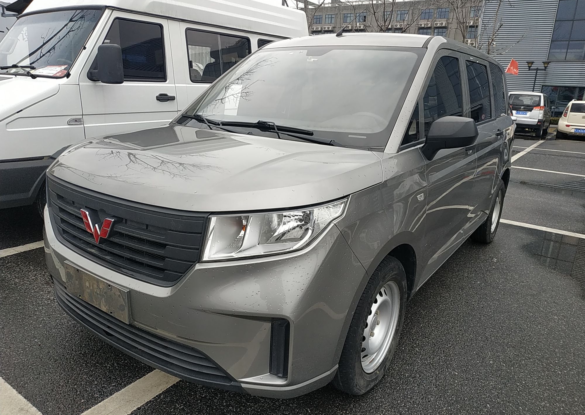 五菱汽车 五菱宏光PLUS 2019款 1.5T 手动标准型 5座