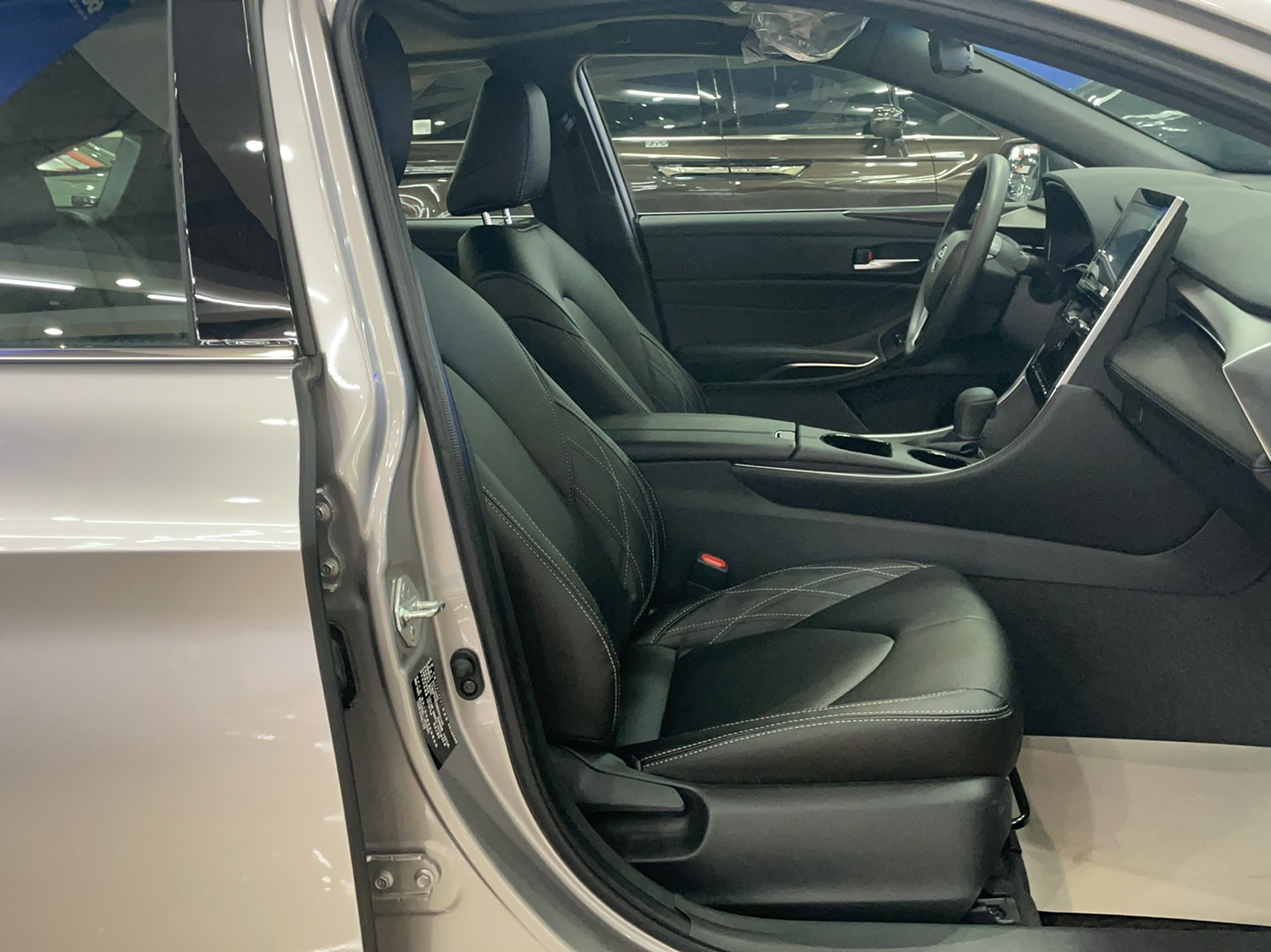 丰田 亚洲龙 2022款 2.0L 进取版