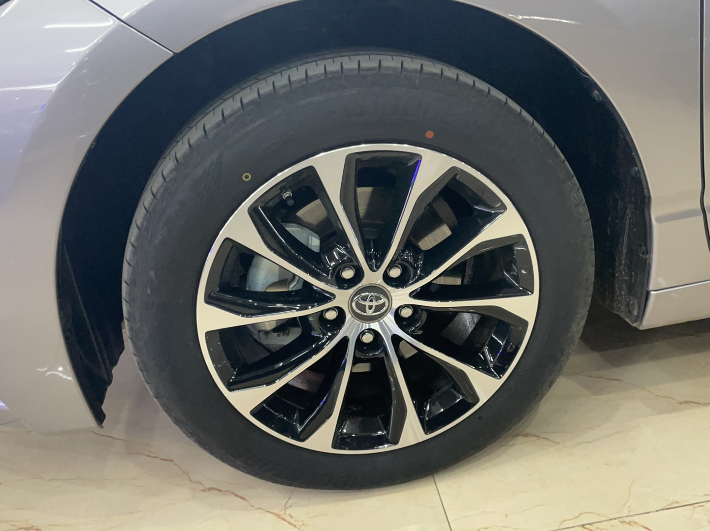 丰田 亚洲龙 2022款 2.0L 进取版