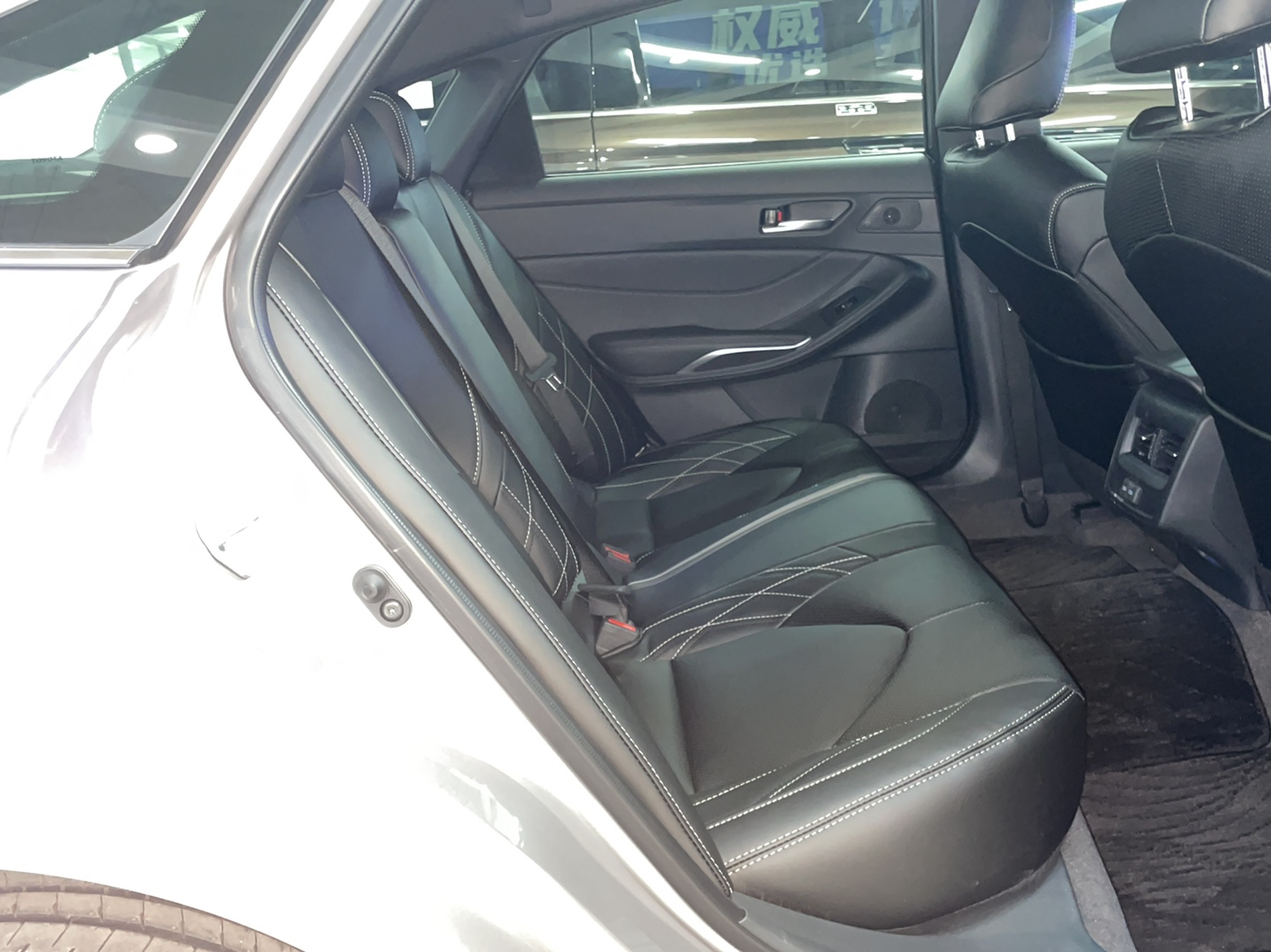 丰田 亚洲龙 2022款 2.0L 进取版