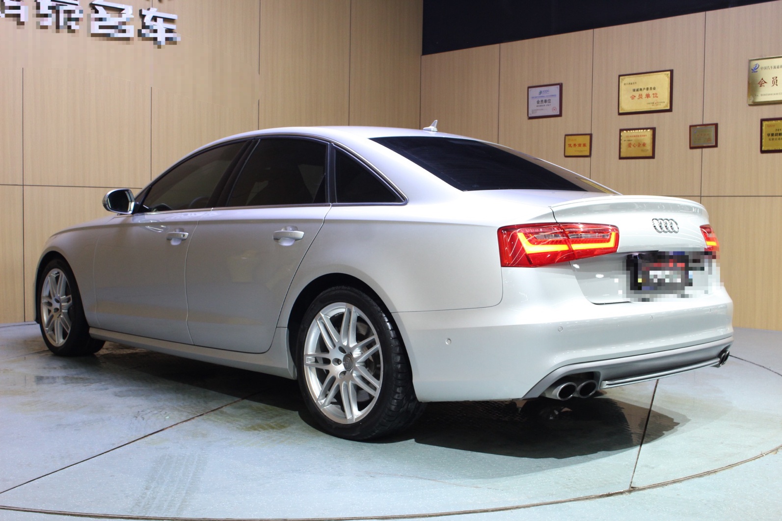 奥迪S6 2013款 S6 4.0TFSI(进口)