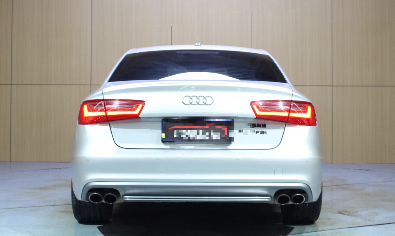 奥迪S6 2013款 S6 4.0TFSI(进口)