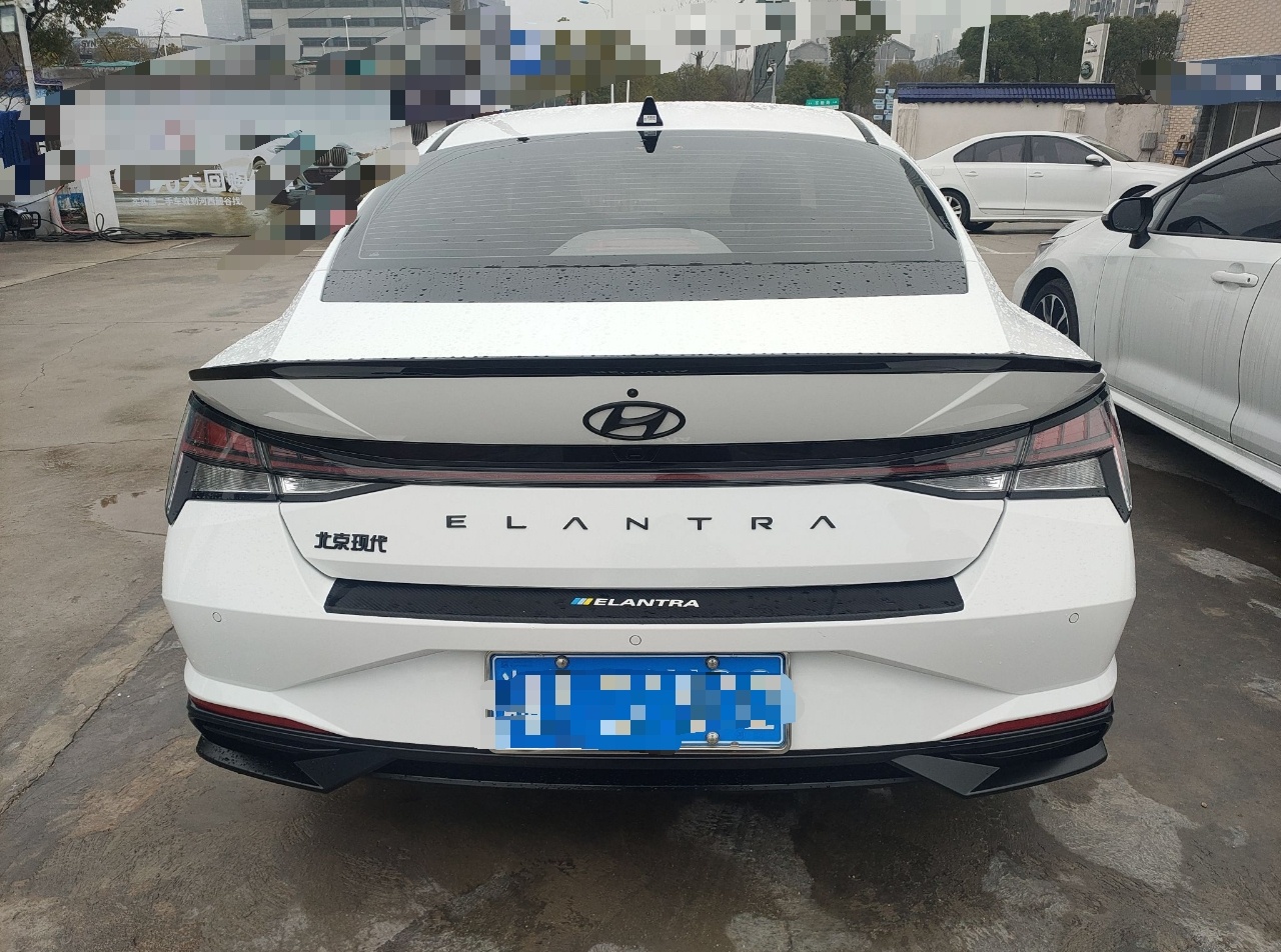 现代 伊兰特 2022款 1.5L CVT LUX尊贵版