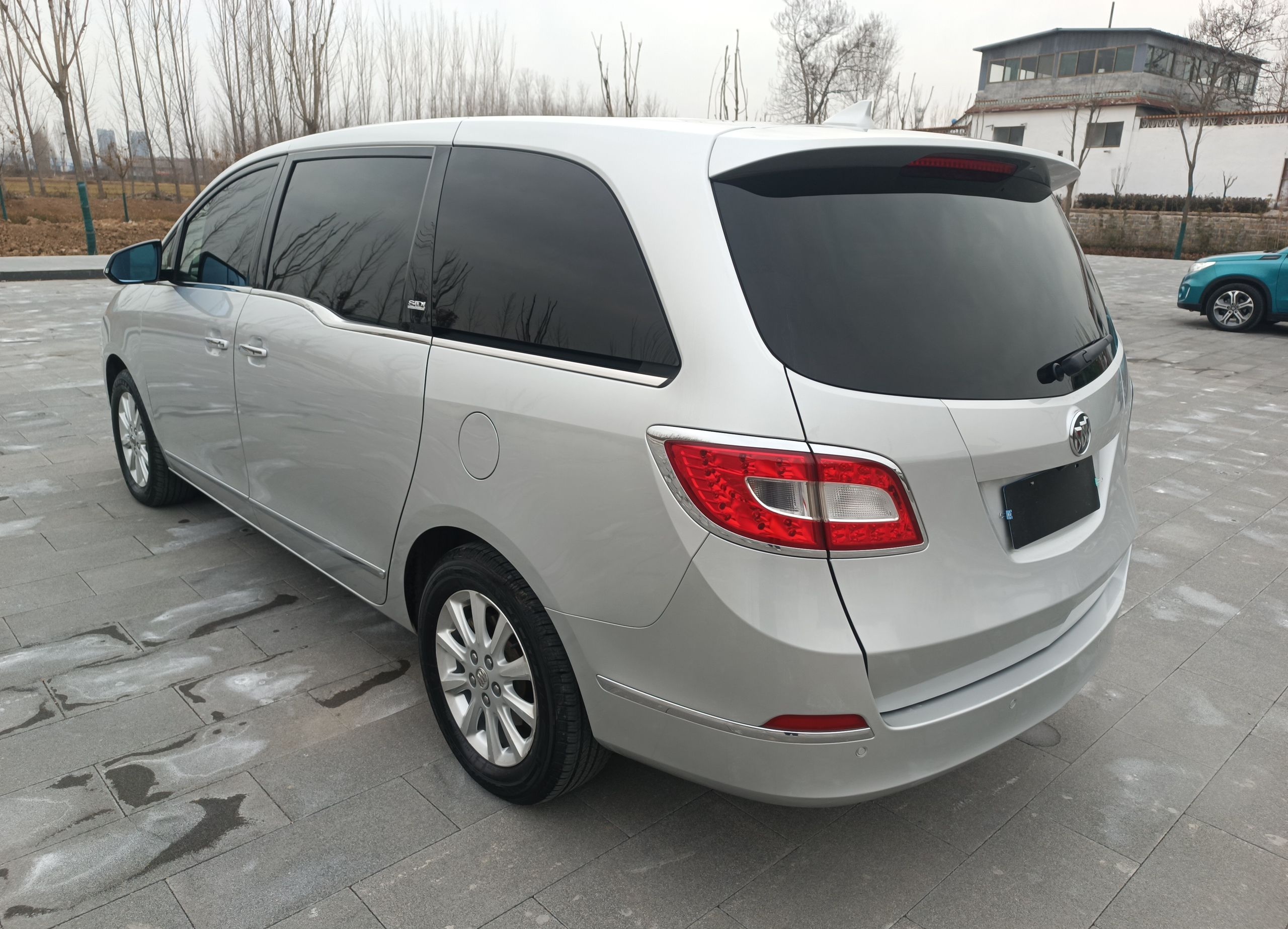 别克GL8 2011款 3.0L XT豪华商务旗舰版