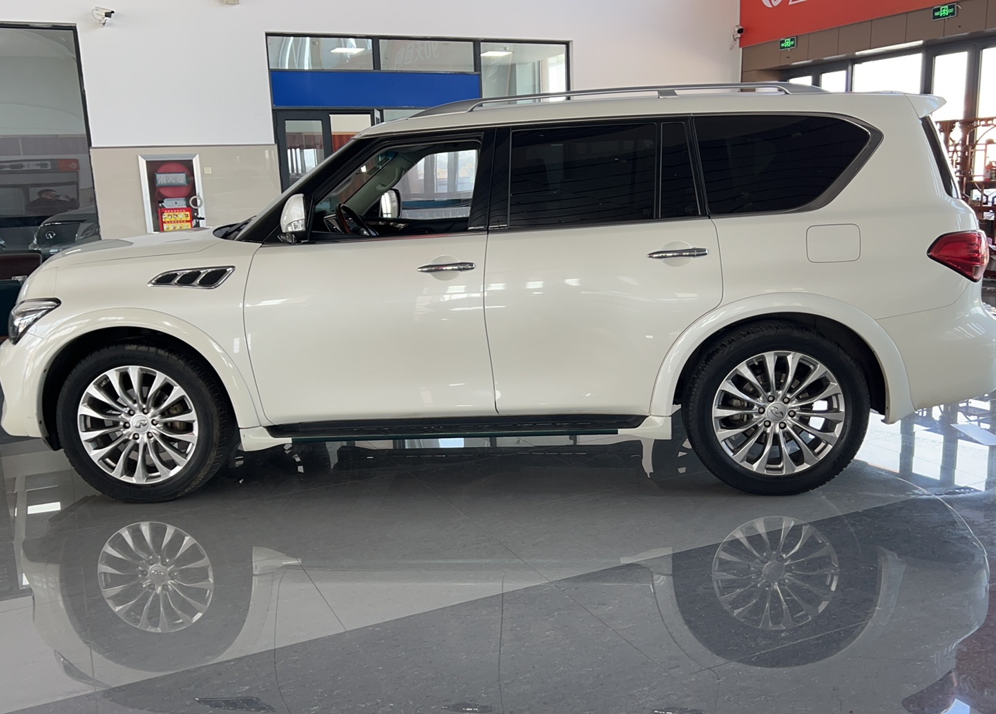 英菲尼迪QX80 2016款 5.6L 4WD(进口)