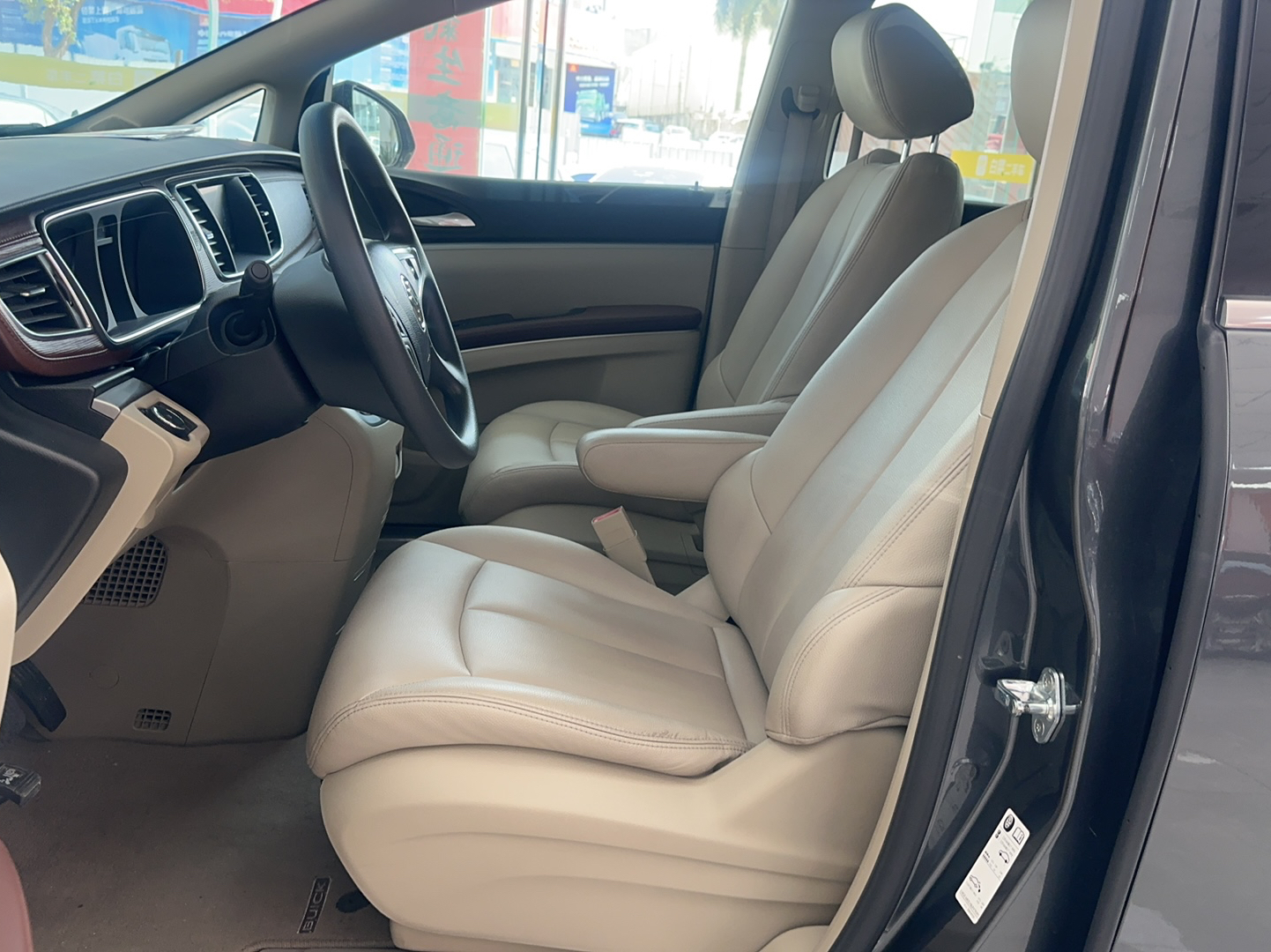 别克GL8 2018款 28T 舒适型 国VI