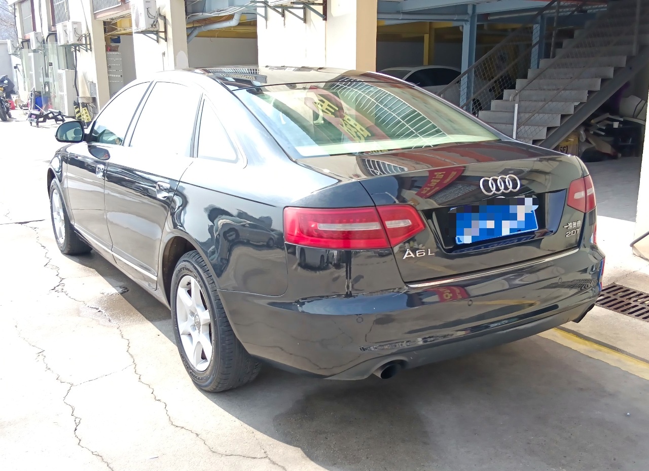 奥迪A6L 2011款 2.0 TFSI 自动标准型