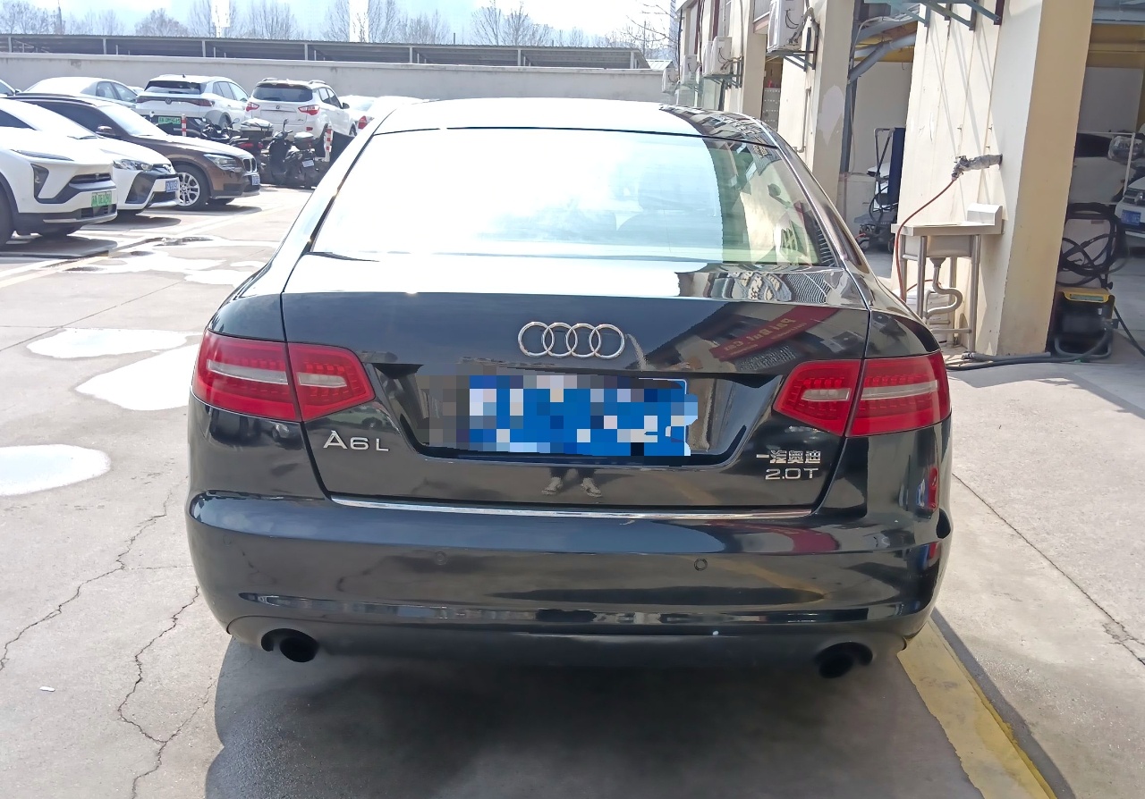 奥迪A6L 2011款 2.0 TFSI 自动标准型