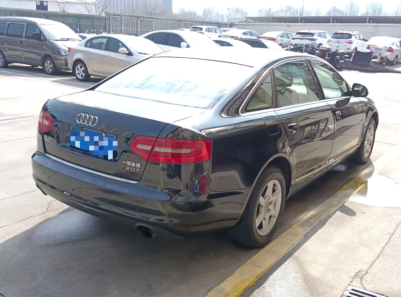 奥迪A6L 2011款 2.0 TFSI 自动标准型