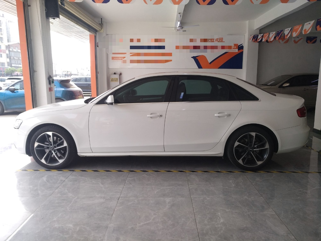 奥迪A4L 2013款 35 TFSI 自动标准型