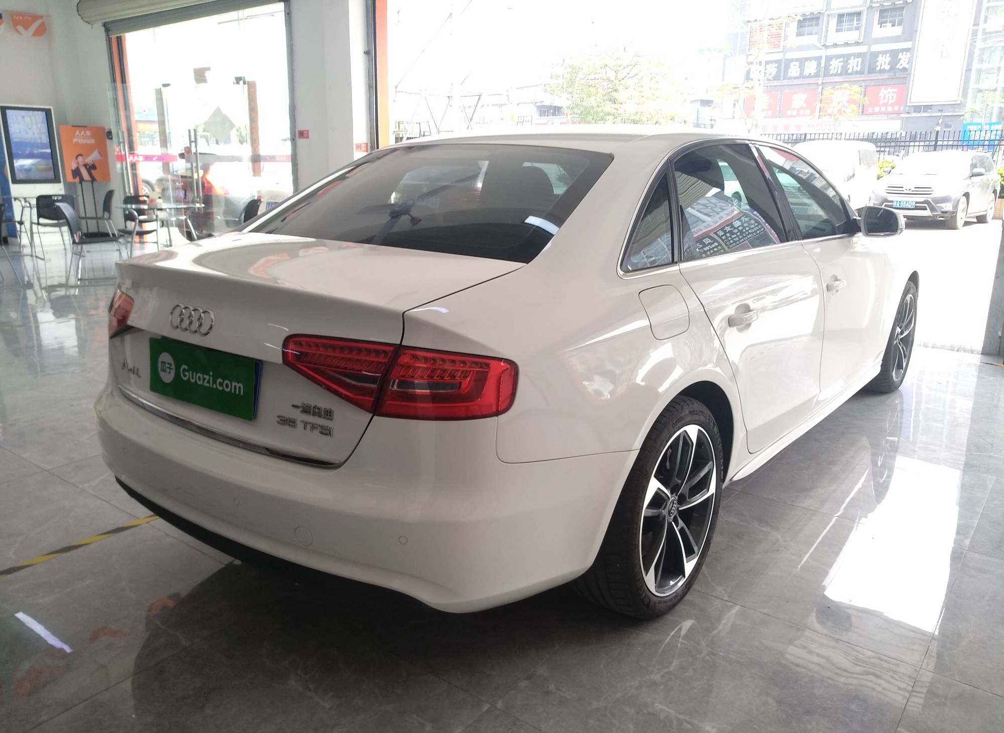 奥迪A4L 2013款 35 TFSI 自动标准型