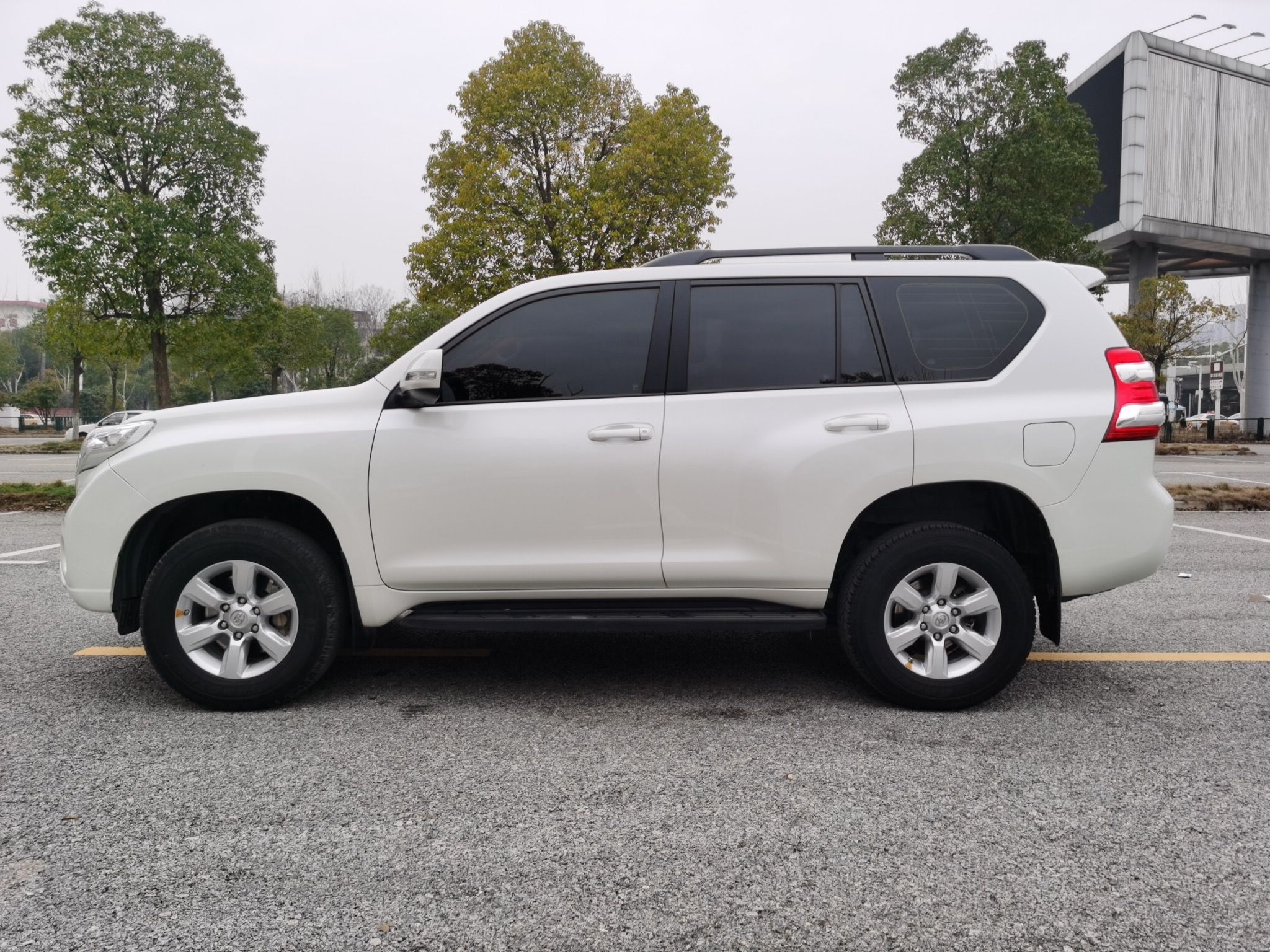 丰田 普拉多 2016款 2.7L 自动标准版