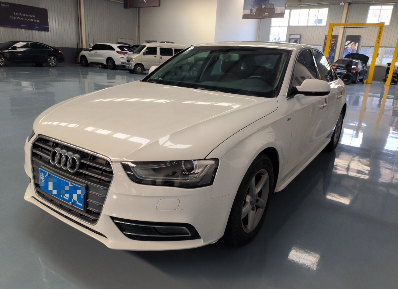 奥迪A4L 2015款 35 TFSI 自动标准型