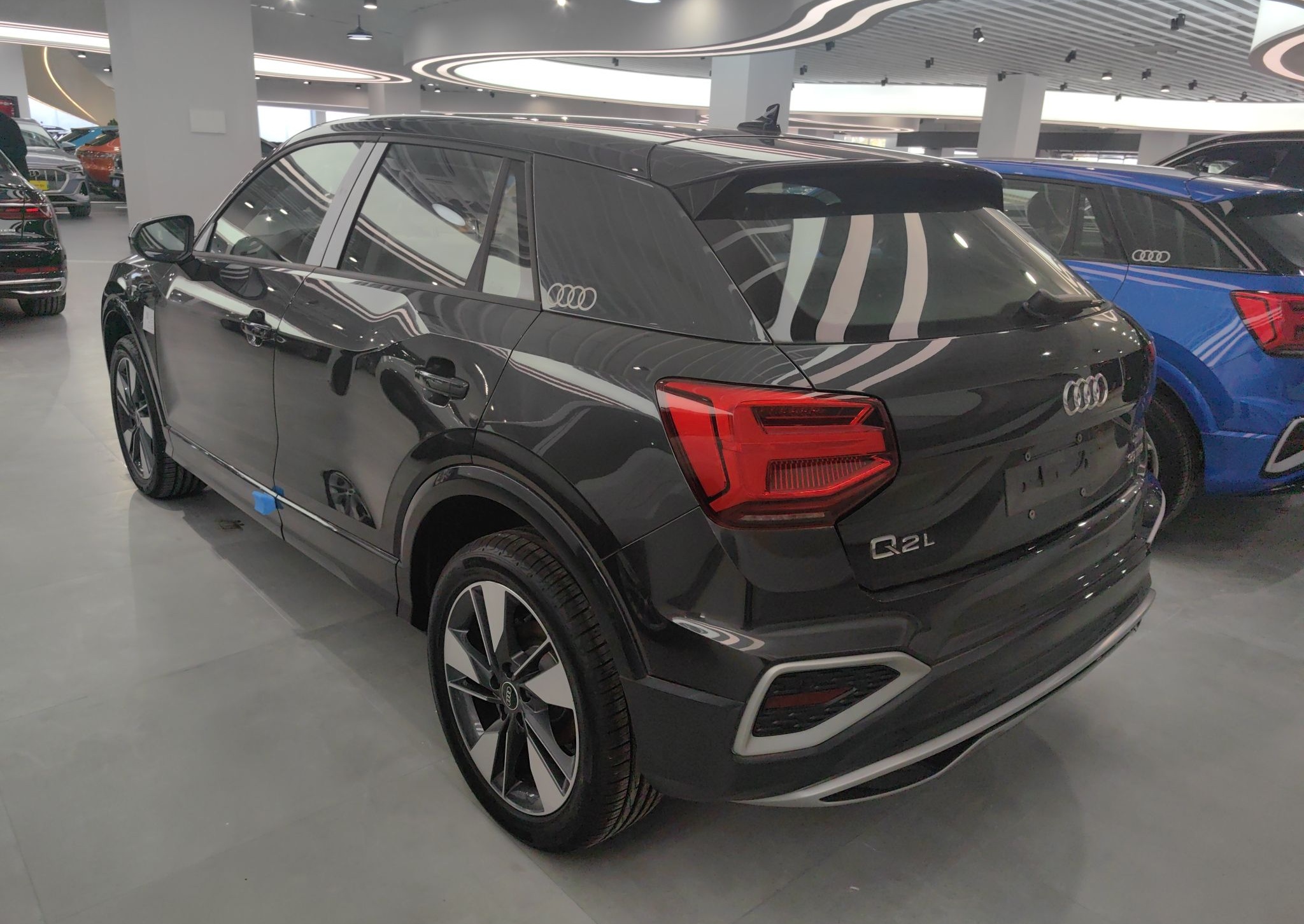 奥迪Q2L 2022款 35 TFSI 时尚致雅型