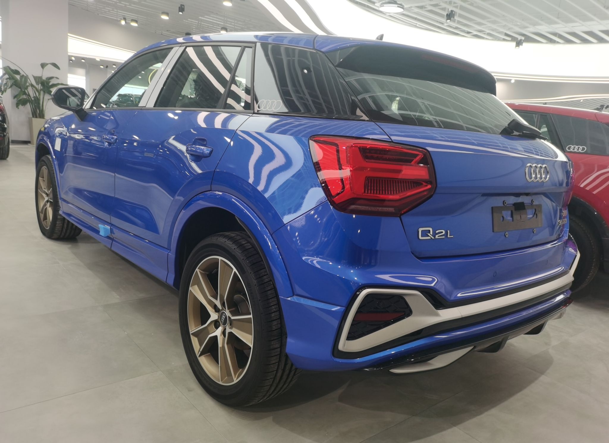 奥迪Q2L 2022款 35 TFSI 时尚动感型