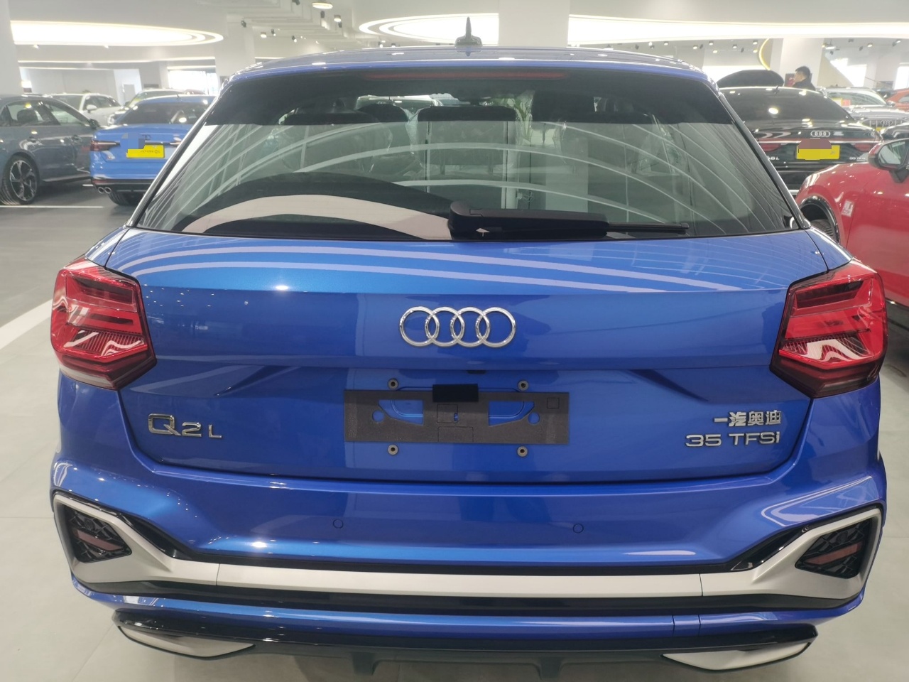 奥迪Q2L 2022款 35 TFSI 时尚动感型