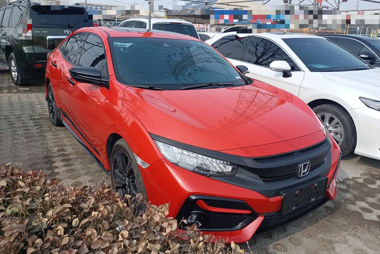 本田 思域 2021款 HATCHBACK 220TURBO CVT劲擎控