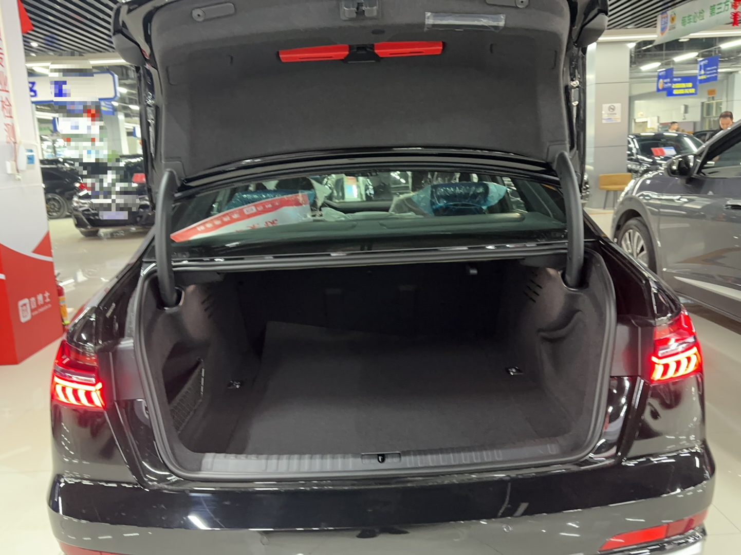 奥迪A6L 2023款 40 TFSI 豪华动感型