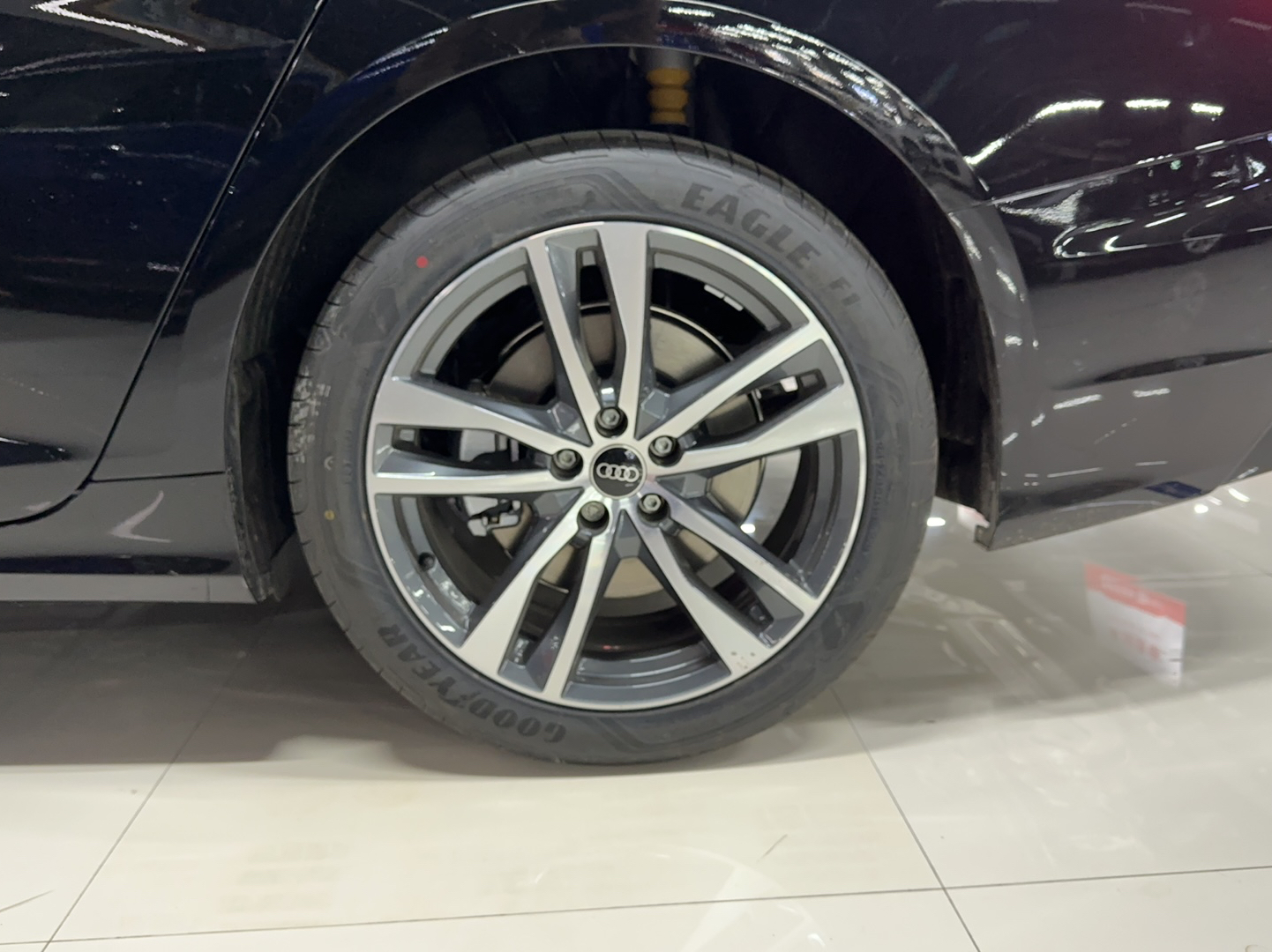 奥迪A6L 2023款 40 TFSI 豪华动感型