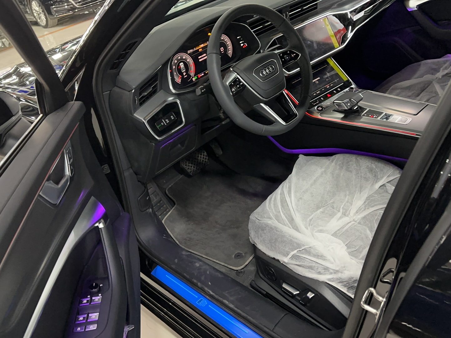 奥迪A6L 2023款 40 TFSI 豪华动感型