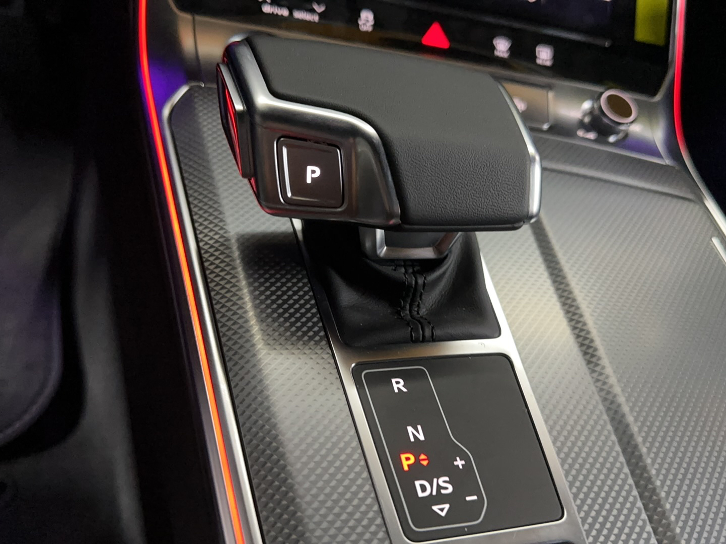 奥迪A6L 2023款 40 TFSI 豪华动感型